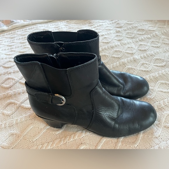 Naturalizer Black Leather Ankle Boots Women’s Size 8 Narrow - Picture 13 of 13